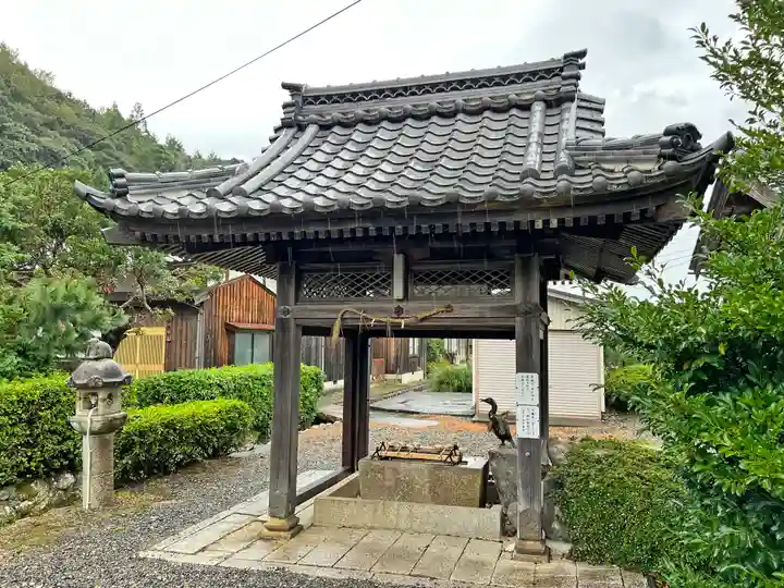 宇波西神社の手水舎