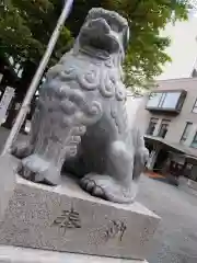 北海道神宮頓宮の狛犬