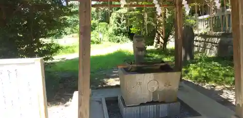 安房神社の手水舎