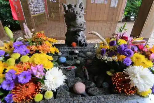 滑川神社 - 仕事と子どもの守り神の手水舎