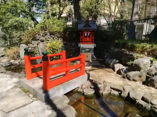 熊野神社の{uncategorized: "未分類", other: "その他", undefined: "問題あり", building: "その他建物", grave: "お墓", sacred_gate: "鳥居", guardian: "狛犬", statue: "像", buddha: "仏像", history: "歴史", nature: "自然", garden: "庭園", animal: "動物", pagoda: "塔", temizu: "手水舎", mountain_gate: "山門・神門", sanctuary: "本殿・本堂", subordinate: "末社・摂社", art: "芸術", scenery: "景色", jizo: "地蔵", ema: "絵馬", goshuin: "御朱印", omikuji: "おみくじ", items: "授与品その他", amulet: "お守り", goshuincho: "御朱印帳", eats: "食事", festival: "お祭り", votive_dance: "神楽", shichigosan: "七五三参", wedding: "結婚式", experience: "体験その他", initially: "初詣", around: "周辺", anti_infection: "感染症対策"}