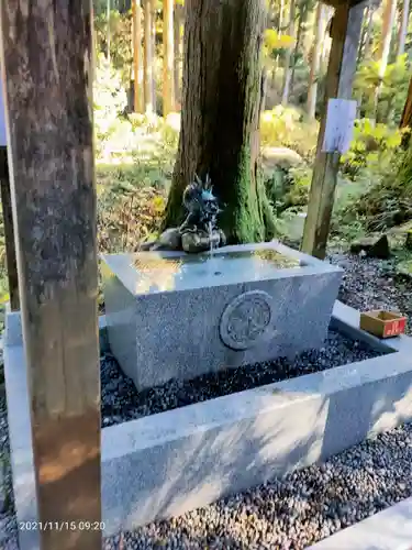 御岩神社の手水舎