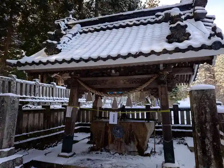 有明山神社の手水舎