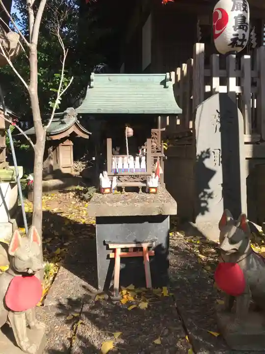 馬橋稲荷神社の末社・摂社