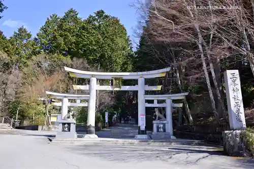 三峯神社の鳥居