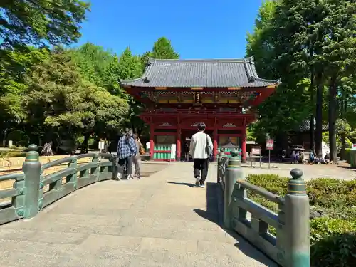 根津神社の{uncategorized: "未分類", other: "その他", undefined: "問題あり", building: "その他建物", grave: "お墓", sacred_gate: "鳥居", guardian: "狛犬", statue: "像", buddha: "仏像", history: "歴史", nature: "自然", garden: "庭園", animal: "動物", pagoda: "塔", temizu: "手水舎", mountain_gate: "山門・神門", sanctuary: "本殿・本堂", subordinate: "末社・摂社", art: "芸術", scenery: "景色", jizo: "地蔵", ema: "絵馬", goshuin: "御朱印", omikuji: "おみくじ", items: "授与品その他", amulet: "お守り", goshuincho: "御朱印帳", eats: "食事", festival: "お祭り", votive_dance: "神楽", shichigosan: "七五三参", wedding: "結婚式", experience: "体験その他", initially: "初詣", around: "周辺", anti_infection: "感染症対策"}