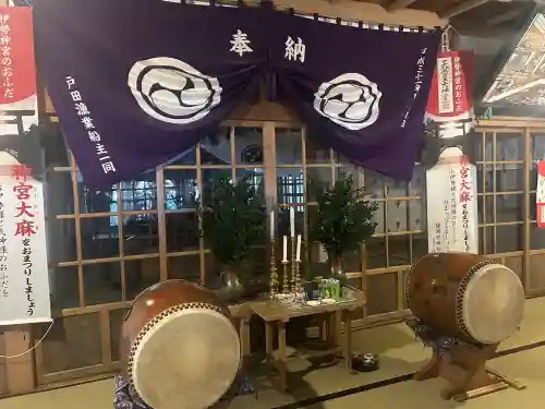 諸口神社の{uncategorized: "未分類", other: "その他", undefined: "問題あり", building: "その他建物", grave: "お墓", sacred_gate: "鳥居", guardian: "狛犬", statue: "像", buddha: "仏像", history: "歴史", nature: "自然", garden: "庭園", animal: "動物", pagoda: "塔", temizu: "手水舎", mountain_gate: "山門・神門", sanctuary: "本殿・本堂", subordinate: "末社・摂社", art: "芸術", scenery: "景色", jizo: "地蔵", ema: "絵馬", goshuin: "御朱印", omikuji: "おみくじ", items: "授与品その他", amulet: "お守り", goshuincho: "御朱印帳", eats: "食事", festival: "お祭り", votive_dance: "神楽", shichigosan: "七五三参", wedding: "結婚式", experience: "体験その他", initially: "初詣", around: "周辺", anti_infection: "感染症対策"}