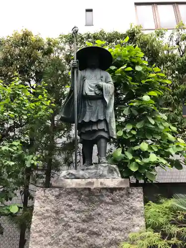 薬研堀不動院(川崎大師東京別院)の像