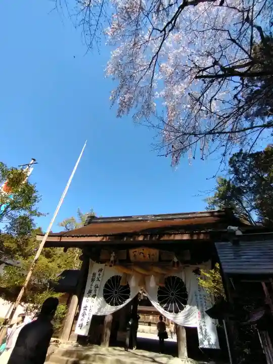 熊野本宮大社の{uncategorized: "未分類", other: "その他", undefined: "問題あり", building: "その他建物", grave: "お墓", sacred_gate: "鳥居", guardian: "狛犬", statue: "像", buddha: "仏像", history: "歴史", nature: "自然", garden: "庭園", animal: "動物", pagoda: "塔", temizu: "手水舎", mountain_gate: "山門・神門", sanctuary: "本殿・本堂", subordinate: "末社・摂社", art: "芸術", scenery: "景色", jizo: "地蔵", ema: "絵馬", goshuin: "御朱印", omikuji: "おみくじ", items: "授与品その他", amulet: "お守り", goshuincho: "御朱印帳", eats: "食事", festival: "お祭り", votive_dance: "神楽", shichigosan: "七五三参", wedding: "結婚式", experience: "体験その他", initially: "初詣", around: "周辺", anti_infection: "感染症対策"}