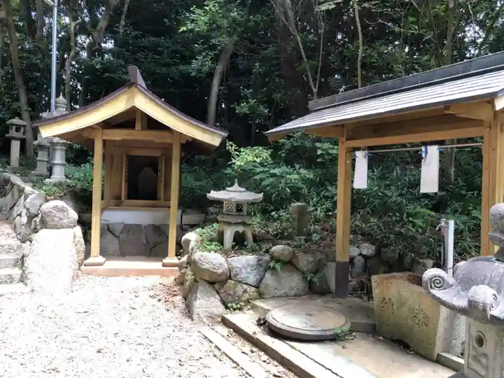 鳥墓神社の末社・摂社