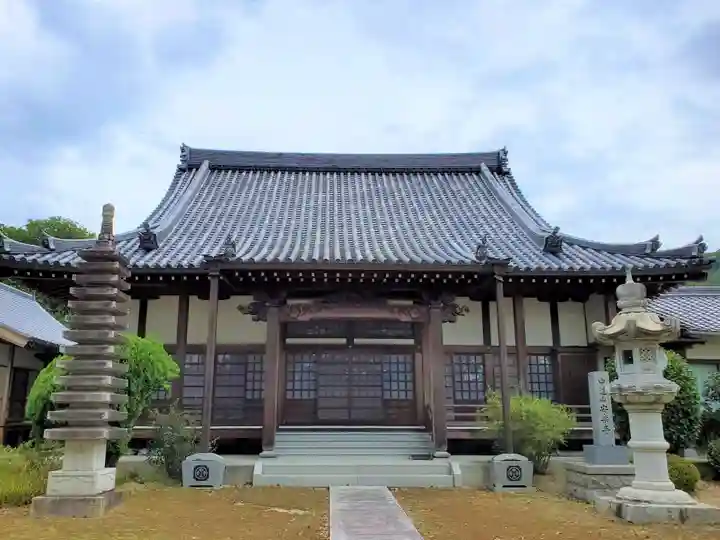 安楽寺の本殿・本堂