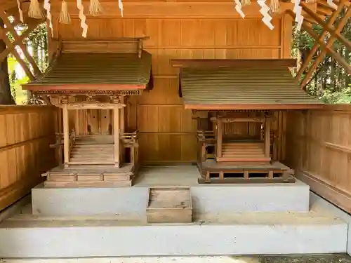 涼ケ岡八幡神社の末社