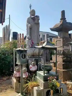 台雲寺の{uncategorized: "未分類", other: "その他", undefined: "問題あり", building: "その他建物", grave: "お墓", sacred_gate: "鳥居", guardian: "狛犬", statue: "像", buddha: "仏像", history: "歴史", nature: "自然", garden: "庭園", animal: "動物", pagoda: "塔", temizu: "手水舎", mountain_gate: "山門・神門", sanctuary: "本殿・本堂", subordinate: "末社・摂社", art: "芸術", scenery: "景色", jizo: "地蔵", ema: "絵馬", goshuin: "御朱印", omikuji: "おみくじ", items: "授与品その他", amulet: "お守り", goshuincho: "御朱印帳", eats: "食事", festival: "お祭り", votive_dance: "神楽", shichigosan: "七五三参", wedding: "結婚式", experience: "体験その他", initially: "初詣", around: "周辺", anti_infection: "感染症対策"}