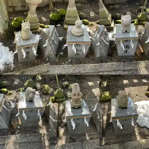 麄香神社の{uncategorized: "未分類", other: "その他", undefined: "問題あり", building: "その他建物", grave: "お墓", sacred_gate: "鳥居", guardian: "狛犬", statue: "像", buddha: "仏像", history: "歴史", nature: "自然", garden: "庭園", animal: "動物", pagoda: "塔", temizu: "手水舎", mountain_gate: "山門・神門", sanctuary: "本殿・本堂", subordinate: "末社・摂社", art: "芸術", scenery: "景色", jizo: "地蔵", ema: "絵馬", goshuin: "御朱印", omikuji: "おみくじ", items: "授与品その他", amulet: "お守り", goshuincho: "御朱印帳", eats: "食事", festival: "お祭り", votive_dance: "神楽", shichigosan: "七五三参", wedding: "結婚式", experience: "体験その他", initially: "初詣", around: "周辺", anti_infection: "感染症対策"}