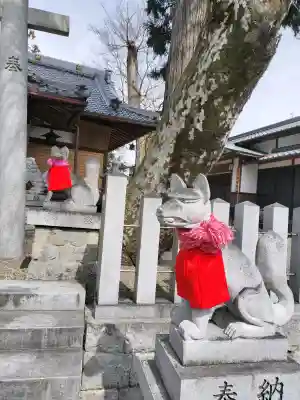 瀬古口稲荷神社の{uncategorized: "未分類", other: "その他", undefined: "問題あり", building: "その他建物", grave: "お墓", sacred_gate: "鳥居", guardian: "狛犬", statue: "像", buddha: "仏像", history: "歴史", nature: "自然", garden: "庭園", animal: "動物", pagoda: "塔", temizu: "手水舎", mountain_gate: "山門・神門", sanctuary: "本殿・本堂", subordinate: "末社・摂社", art: "芸術", scenery: "景色", jizo: "地蔵", ema: "絵馬", goshuin: "御朱印", omikuji: "おみくじ", items: "授与品その他", amulet: "お守り", goshuincho: "御朱印帳", eats: "食事", festival: "お祭り", votive_dance: "神楽", shichigosan: "七五三参", wedding: "結婚式", experience: "体験その他", initially: "初詣", around: "周辺", anti_infection: "感染症対策"}