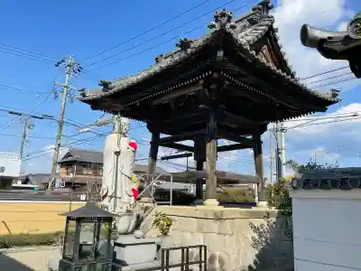 常念寺の{uncategorized: "未分類", other: "その他", undefined: "問題あり", building: "その他建物", grave: "お墓", sacred_gate: "鳥居", guardian: "狛犬", statue: "像", buddha: "仏像", history: "歴史", nature: "自然", garden: "庭園", animal: "動物", pagoda: "塔", temizu: "手水舎", mountain_gate: "山門・神門", sanctuary: "本殿・本堂", subordinate: "末社・摂社", art: "芸術", scenery: "景色", jizo: "地蔵", ema: "絵馬", goshuin: "御朱印", omikuji: "おみくじ", items: "授与品その他", amulet: "お守り", goshuincho: "御朱印帳", eats: "食事", festival: "お祭り", votive_dance: "神楽", shichigosan: "七五三参", wedding: "結婚式", experience: "体験その他", initially: "初詣", around: "周辺", anti_infection: "感染症対策"}