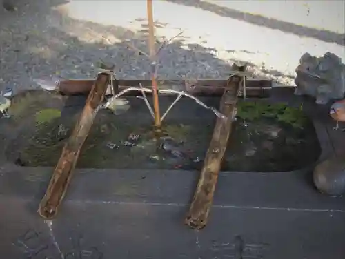 日光大室高龗神社の手水舎