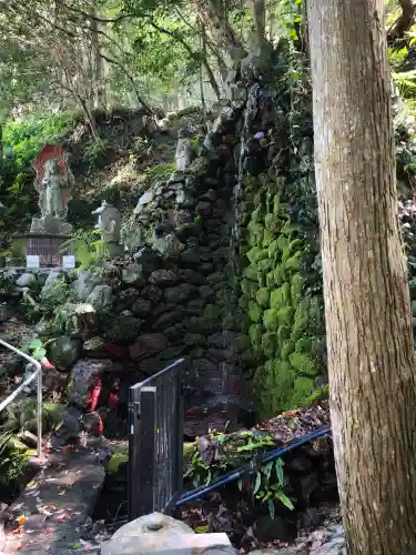 青龍寺の{uncategorized: "未分類", other: "その他", undefined: "問題あり", building: "その他建物", grave: "お墓", sacred_gate: "鳥居", guardian: "狛犬", statue: "像", buddha: "仏像", history: "歴史", nature: "自然", garden: "庭園", animal: "動物", pagoda: "塔", temizu: "手水舎", mountain_gate: "山門・神門", sanctuary: "本殿・本堂", subordinate: "末社・摂社", art: "芸術", scenery: "景色", jizo: "地蔵", ema: "絵馬", goshuin: "御朱印", omikuji: "おみくじ", items: "授与品その他", amulet: "お守り", goshuincho: "御朱印帳", eats: "食事", festival: "お祭り", votive_dance: "神楽", shichigosan: "七五三参", wedding: "結婚式", experience: "体験その他", initially: "初詣", around: "周辺", anti_infection: "感染症対策"}