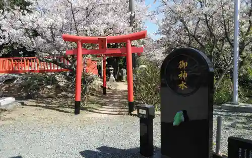 東郷神社の鳥居