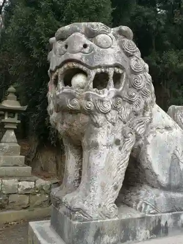 上色見熊野座神社の狛犬