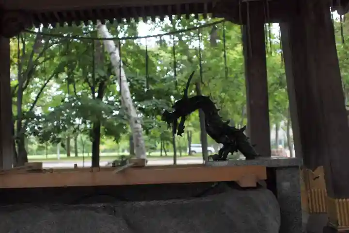 彌彦神社 (伊夜日子神社)の手水舎