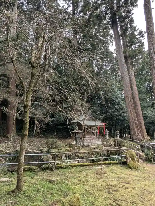 粟鹿神社の{uncategorized: "未分類", other: "その他", undefined: "問題あり", building: "その他建物", grave: "お墓", sacred_gate: "鳥居", guardian: "狛犬", statue: "像", buddha: "仏像", history: "歴史", nature: "自然", garden: "庭園", animal: "動物", pagoda: "塔", temizu: "手水舎", mountain_gate: "山門・神門", sanctuary: "本殿・本堂", subordinate: "末社・摂社", art: "芸術", scenery: "景色", jizo: "地蔵", ema: "絵馬", goshuin: "御朱印", omikuji: "おみくじ", items: "授与品その他", amulet: "お守り", goshuincho: "御朱印帳", eats: "食事", festival: "お祭り", votive_dance: "神楽", shichigosan: "七五三参", wedding: "結婚式", experience: "体験その他", initially: "初詣", around: "周辺", anti_infection: "感染症対策"}