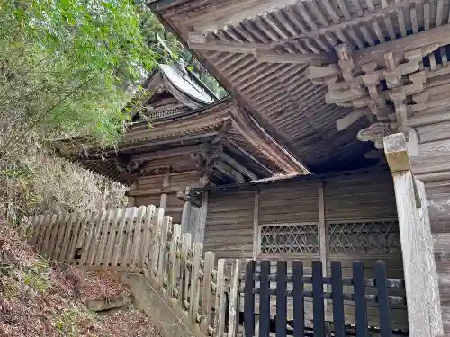 配志和神社の本殿