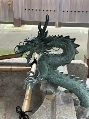 石切劔箭神社の手水舎