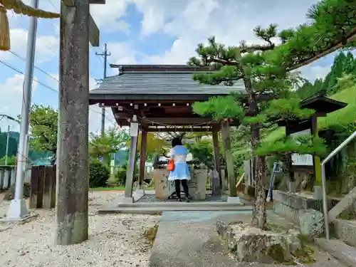 白鳥神社の手水