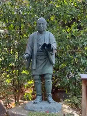 報徳二宮神社の像