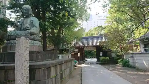 品川寺の山門・神門