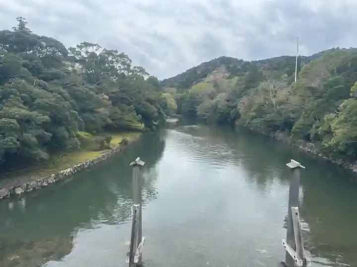 伊勢神宮内宮(皇大神宮)の{uncategorized: "未分類", other: "その他", undefined: "問題あり", building: "その他建物", grave: "お墓", sacred_gate: "鳥居", guardian: "狛犬", statue: "像", buddha: "仏像", history: "歴史", nature: "自然", garden: "庭園", animal: "動物", pagoda: "塔", temizu: "手水舎", mountain_gate: "山門・神門", sanctuary: "本殿・本堂", subordinate: "末社・摂社", art: "芸術", scenery: "景色", jizo: "地蔵", ema: "絵馬", goshuin: "御朱印", omikuji: "おみくじ", items: "授与品その他", amulet: "お守り", goshuincho: "御朱印帳", eats: "食事", festival: "お祭り", votive_dance: "神楽", shichigosan: "七五三参", wedding: "結婚式", experience: "体験その他", initially: "初詣", around: "周辺", anti_infection: "感染症対策"}