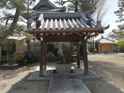 龍泉寺の手水舎