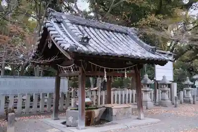 泉穴師神社の手水舎