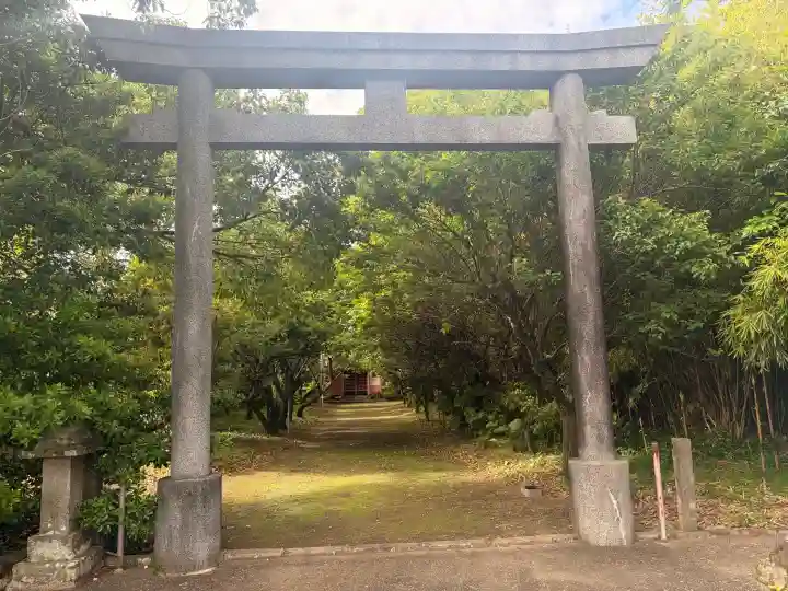 菅原神社の{uncategorized: "未分類", other: "その他", undefined: "問題あり", building: "その他建物", grave: "お墓", sacred_gate: "鳥居", guardian: "狛犬", statue: "像", buddha: "仏像", history: "歴史", nature: "自然", garden: "庭園", animal: "動物", pagoda: "塔", temizu: "手水舎", mountain_gate: "山門・神門", sanctuary: "本殿・本堂", subordinate: "末社・摂社", art: "芸術", scenery: "景色", jizo: "地蔵", ema: "絵馬", goshuin: "御朱印", omikuji: "おみくじ", items: "授与品その他", amulet: "お守り", goshuincho: "御朱印帳", eats: "食事", festival: "お祭り", votive_dance: "神楽", shichigosan: "七五三参", wedding: "結婚式", experience: "体験その他", initially: "初詣", around: "周辺", anti_infection: "感染症対策"}