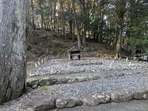 宇治神社の{uncategorized: "未分類", other: "その他", undefined: "問題あり", building: "その他建物", grave: "お墓", sacred_gate: "鳥居", guardian: "狛犬", statue: "像", buddha: "仏像", history: "歴史", nature: "自然", garden: "庭園", animal: "動物", pagoda: "塔", temizu: "手水舎", mountain_gate: "山門・神門", sanctuary: "本殿・本堂", subordinate: "末社・摂社", art: "芸術", scenery: "景色", jizo: "地蔵", ema: "絵馬", goshuin: "御朱印", omikuji: "おみくじ", items: "授与品その他", amulet: "お守り", goshuincho: "御朱印帳", eats: "食事", festival: "お祭り", votive_dance: "神楽", shichigosan: "七五三参", wedding: "結婚式", experience: "体験その他", initially: "初詣", around: "周辺", anti_infection: "感染症対策"}