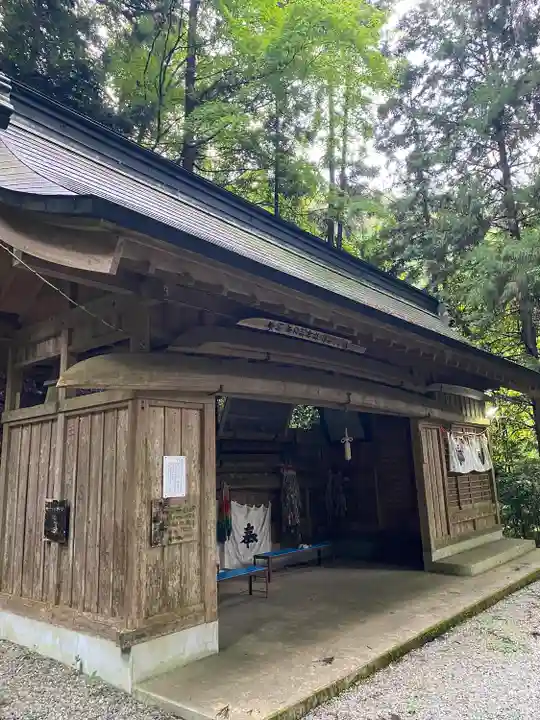 軍刀利神社元社(山梨県)