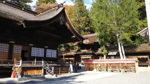 諏訪大社下社秋宮(長野県)