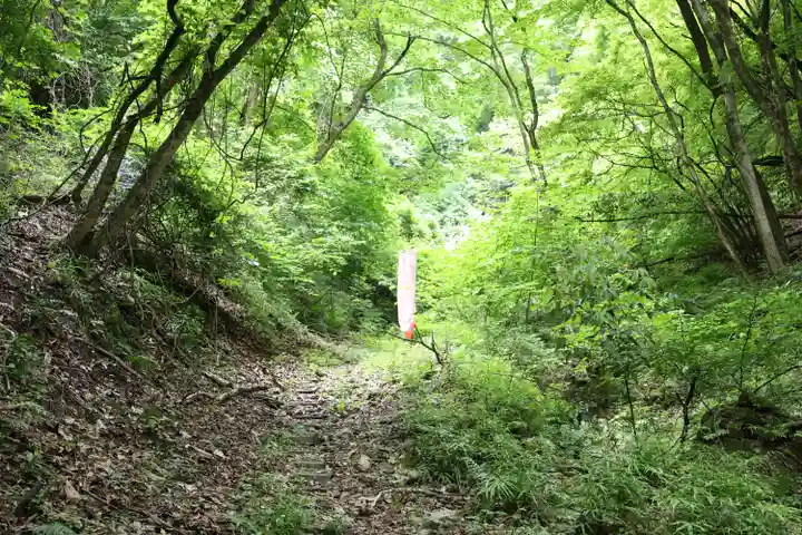 岩殿観音窟石龕(埼玉県)