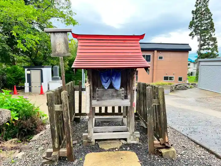 奥富士出雲神社の末社・摂社