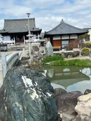 家原寺の{uncategorized: "未分類", other: "その他", undefined: "問題あり", building: "その他建物", grave: "お墓", sacred_gate: "鳥居", guardian: "狛犬", statue: "像", buddha: "仏像", history: "歴史", nature: "自然", garden: "庭園", animal: "動物", pagoda: "塔", temizu: "手水舎", mountain_gate: "山門・神門", sanctuary: "本殿・本堂", subordinate: "末社・摂社", art: "芸術", scenery: "景色", jizo: "地蔵", ema: "絵馬", goshuin: "御朱印", omikuji: "おみくじ", items: "授与品その他", amulet: "お守り", goshuincho: "御朱印帳", eats: "食事", festival: "お祭り", votive_dance: "神楽", shichigosan: "七五三参", wedding: "結婚式", experience: "体験その他", initially: "初詣", around: "周辺", anti_infection: "感染症対策"}