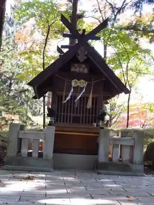 諏訪大社下社秋宮の末社・摂社