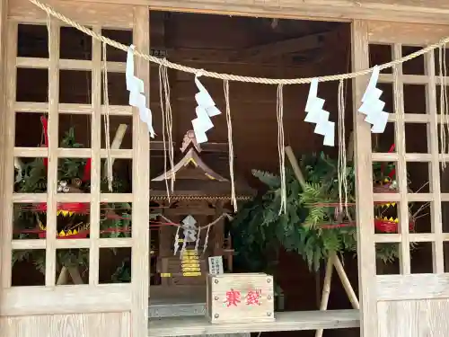 間々田八幡宮の{uncategorized: "未分類", other: "その他", undefined: "問題あり", building: "その他建物", grave: "お墓", sacred_gate: "鳥居", guardian: "狛犬", statue: "像", buddha: "仏像", history: "歴史", nature: "自然", garden: "庭園", animal: "動物", pagoda: "塔", temizu: "手水舎", mountain_gate: "山門・神門", sanctuary: "本殿・本堂", subordinate: "末社・摂社", art: "芸術", scenery: "景色", jizo: "地蔵", ema: "絵馬", goshuin: "御朱印", omikuji: "おみくじ", items: "授与品その他", amulet: "お守り", goshuincho: "御朱印帳", eats: "食事", festival: "お祭り", votive_dance: "神楽", shichigosan: "七五三参", wedding: "結婚式", experience: "体験その他", initially: "初詣", around: "周辺", anti_infection: "感染症対策"}