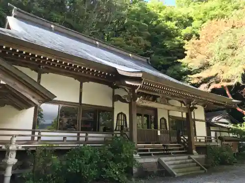 釋尊寺の本殿