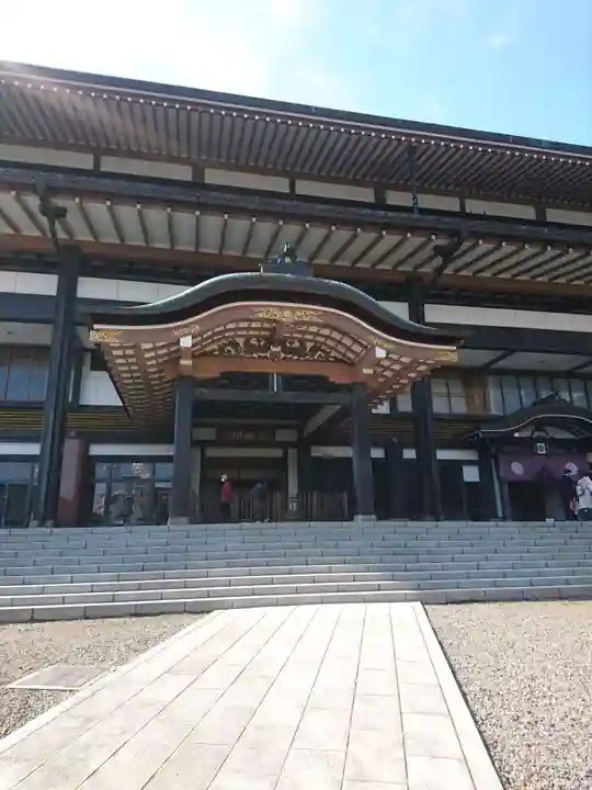 成田山新勝寺の本殿・本堂