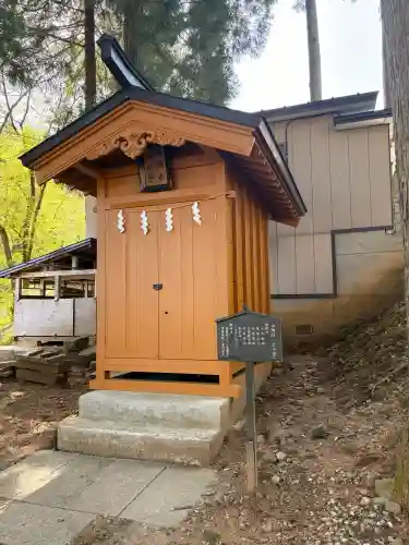 角館総鎮守 神明社の{uncategorized: "未分類", other: "その他", undefined: "問題あり", building: "その他建物", grave: "お墓", sacred_gate: "鳥居", guardian: "狛犬", statue: "像", buddha: "仏像", history: "歴史", nature: "自然", garden: "庭園", animal: "動物", pagoda: "塔", temizu: "手水舎", mountain_gate: "山門・神門", sanctuary: "本殿・本堂", subordinate: "末社・摂社", art: "芸術", scenery: "景色", jizo: "地蔵", ema: "絵馬", goshuin: "御朱印", omikuji: "おみくじ", items: "授与品その他", amulet: "お守り", goshuincho: "御朱印帳", eats: "食事", festival: "お祭り", votive_dance: "神楽", shichigosan: "七五三参", wedding: "結婚式", experience: "体験その他", initially: "初詣", around: "周辺", anti_infection: "感染症対策"}