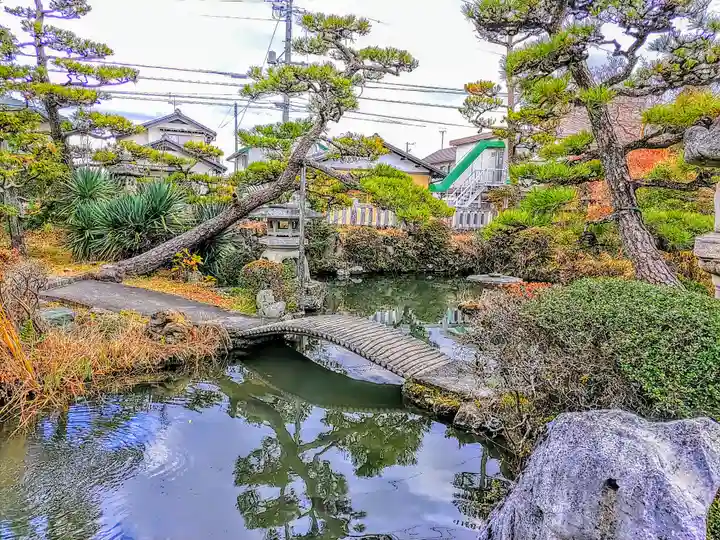 青塚社(北方町)の庭園