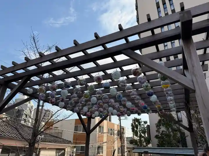 駒込妙義神社の{uncategorized: "未分類", other: "その他", undefined: "問題あり", building: "その他建物", grave: "お墓", sacred_gate: "鳥居", guardian: "狛犬", statue: "像", buddha: "仏像", history: "歴史", nature: "自然", garden: "庭園", animal: "動物", pagoda: "塔", temizu: "手水舎", mountain_gate: "山門・神門", sanctuary: "本殿・本堂", subordinate: "末社・摂社", art: "芸術", scenery: "景色", jizo: "地蔵", ema: "絵馬", goshuin: "御朱印", omikuji: "おみくじ", items: "授与品その他", amulet: "お守り", goshuincho: "御朱印帳", eats: "食事", festival: "お祭り", votive_dance: "神楽", shichigosan: "七五三参", wedding: "結婚式", experience: "体験その他", initially: "初詣", around: "周辺", anti_infection: "感染症対策"}
