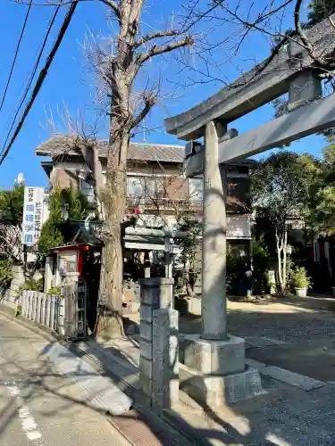 於玉稲荷神社の{uncategorized: "未分類", other: "その他", undefined: "問題あり", building: "その他建物", grave: "お墓", sacred_gate: "鳥居", guardian: "狛犬", statue: "像", buddha: "仏像", history: "歴史", nature: "自然", garden: "庭園", animal: "動物", pagoda: "塔", temizu: "手水舎", mountain_gate: "山門・神門", sanctuary: "本殿・本堂", subordinate: "末社・摂社", art: "芸術", scenery: "景色", jizo: "地蔵", ema: "絵馬", goshuin: "御朱印", omikuji: "おみくじ", items: "授与品その他", amulet: "お守り", goshuincho: "御朱印帳", eats: "食事", festival: "お祭り", votive_dance: "神楽", shichigosan: "七五三参", wedding: "結婚式", experience: "体験その他", initially: "初詣", around: "周辺", anti_infection: "感染症対策"}