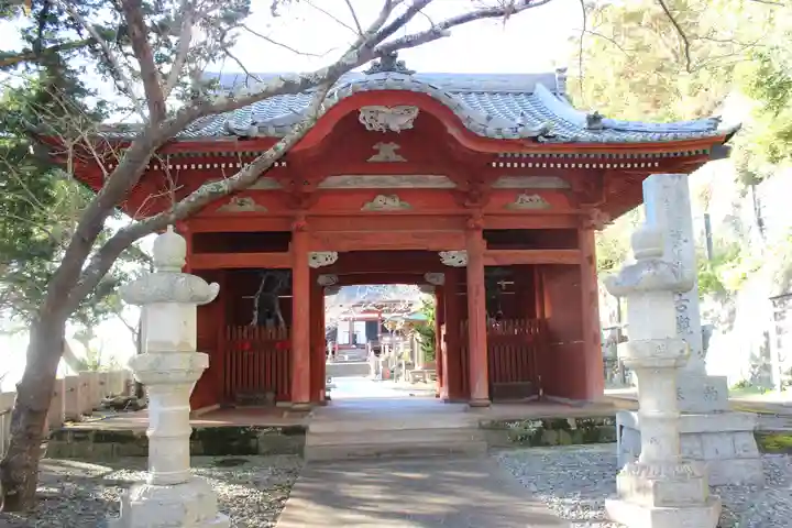 那古寺の山門・神門
